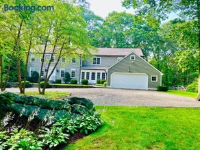 Upmarket Country Retreat Washington Connecticut - Image 2
