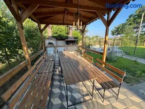 T & I Villa firepit, BBQ & grill - Image 4