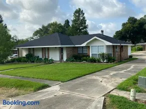 Pool House - Image 2