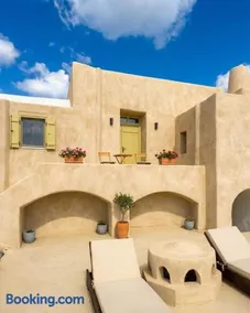 Kamarí Real Living, with Caldera views and Jacuzzi - Image 1