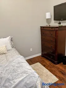 Charming, Quiet, South Shreveport Retreat King Bed - Image 3