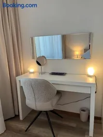 Großzügig geschnittene, helle, schöne Wohnung in Toplage - Image 3