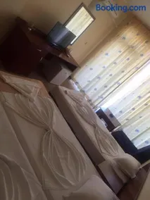 Family Hotel Eliri - Image 4