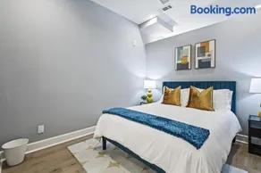 NEW 1BR with Games, Netflix, Pool, Gym and Rooftop - Image 5