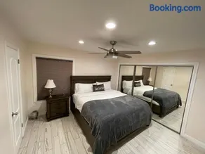 Cheerful, Beautifully Remodeled, Modern, Comfortable Home - Image 1