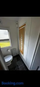 2 Bed Mobile Home Sea Views, Centre Field - Image 3