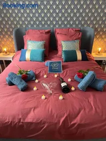 Nuit Magique Love room avec Jacuzzi Privé Nantes - Image 2