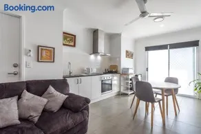 BRAND NEW Stylish Apartment Tranquil & Self Check in - Image 1
