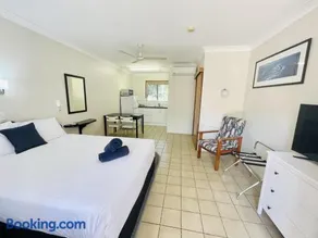 Paradise Court Holiday Units - Image 1