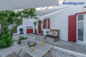 Milos Guesthouse - Image 1