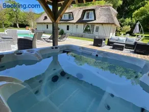 LES 2 CHAUMIÈRES Piscine & Spa Honfleur - Image 1