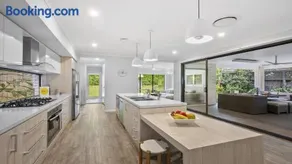 Paradise In Pearl Beach - Image 1