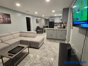 Entire Apartment in Oak Park, IL - Image 1