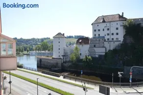 Stilvolles Appartement mit Blick auf das Dreiflüsse-Eck - Image 2