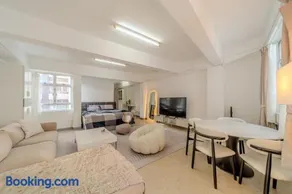 Huge Studio and Rooftop in Central - Image 1