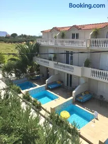 Three Graces Holiday Houses Complex - Image 4