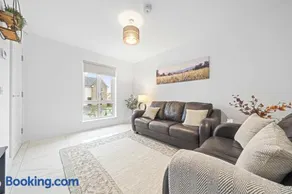 Fern Walk Spacious 3 Bedroom House - Dalkeith - Image 2