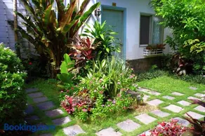 Sunshine Bungalow - Image 4