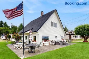 Erikson Beach House - Image 2