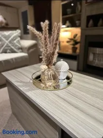 Luxurious 2 Bedroom Caravan - Image 4