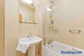 Luxury Two Bedroom Apt in Dublin - Image 4