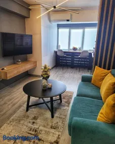 Apartament Deluxe cu parcare gratuită, lângă Arena Mall in Centru Bacău - ideal pentru cupluri sau business - Image 1