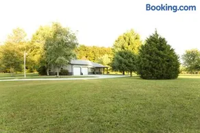 Maple Lawn - Image 2