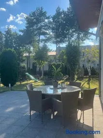 Willa Zamorska z bezpłatnym dostępem do basenu w Spa - Image 3