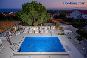Villa Moderna Family Friendly - Image 1