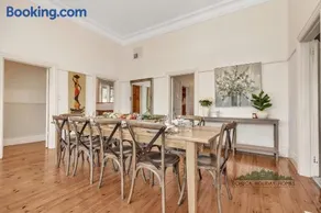 Central Charm - Echuca Holiday Homes - Image 4