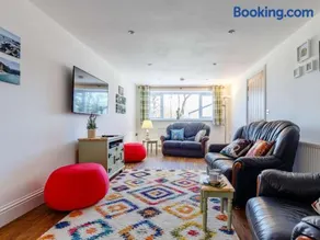 2 Bed in Holsworthy oc-82455 - Image 2