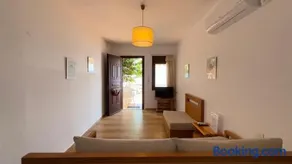 Alekos Beach Houses-Waters Edge - Image 4