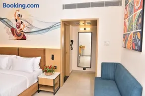 Vels Grand Hotel - Image 5