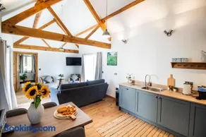 Eleri's Barn - Image 2