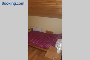 Cottage ideal for Family's & private lake access - Image 3