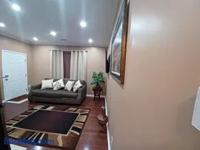 Nice Luxury Suite - Image 3