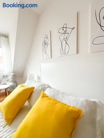 Ático con terraza, garaje y muy céntrico - Image 4