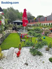 Cozy apartment and sweet garden - Image 4