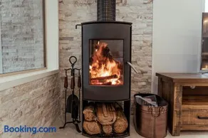 Bruny Island Oceanfront Luxe Cabin with Spa - Image 4