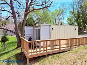 Romantic Riverfront Retreat - Image 4