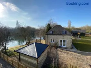 Lakeview Holidays - Image 1