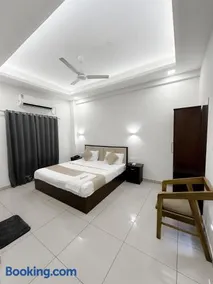 Hotel studio house - Image 1
