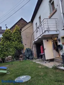 Camera condivisa adatta alle famiglie con giardino, barbecue e terrazza | Vista sulla montagna | Accetta animali domestici - Image 5