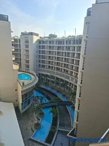 Waterfront and habour with pool - Image 2