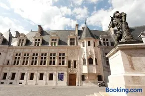 Historic Centre Studio, St-André & Bastille view! - Image 2
