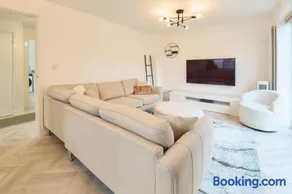 Host and Stay - The Cosy Corner - Image 4