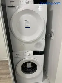 Modern Furnish 1BR Plus Den Condo In Vaughan Ontario - Image 1