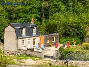Maison accueillante à Bléré avec cheminée et terrasse - Image 1