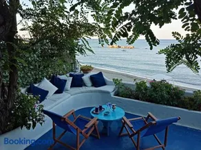 House on the beach - Image 1