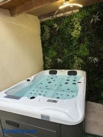Luxury Room - Havre de paix avec jacuzzi privé - Image 1